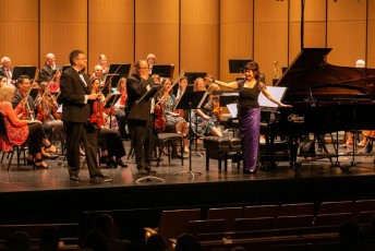 Pianist Catherine Wilson, soloist with Symphony on the Bay, performing with the orchestra with conductor Claudio Vena for the orchestra’s season finale at the Burlington Performing Arts Centre, Burlington, ON on Sunday, May 13, 2018.  Maestro Vena; CM Corey Gemmell;  Principal Cello, Tom Mueller; and Principal Bass, Denis Rondeau joined Pianist Catherine Wilson for the encore.  Photo by Marion Voysey
