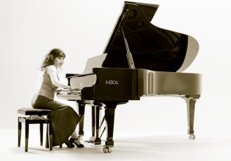 Pianist Catherine Wilson. Photo by Robert DiVito, 2011